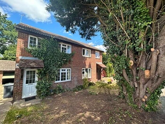 3 Bedroom Property To Rent In Fitzjohn Close, Guildford, GU4