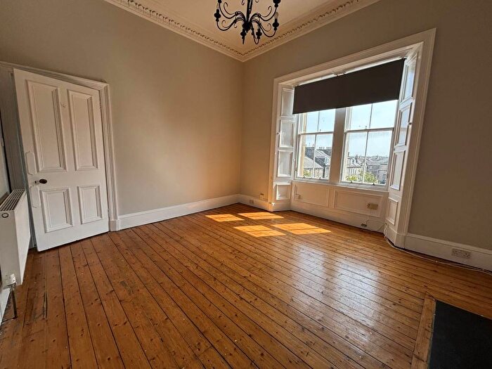 2 Bedroom Flat To Rent In Leith Walk, Edinburgh, EH6