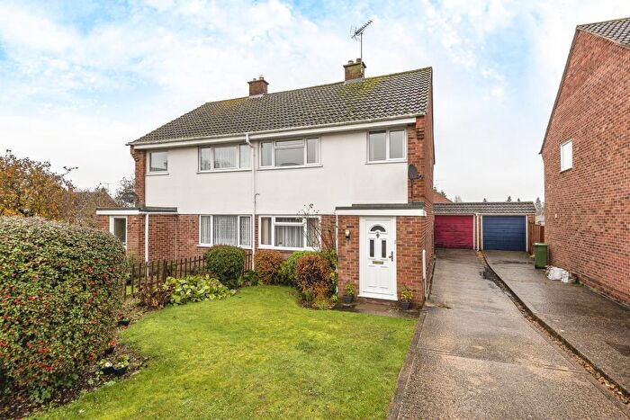 3 Bedroom Semi-Detached House To Rent In Newbury, Berkshire, RG14