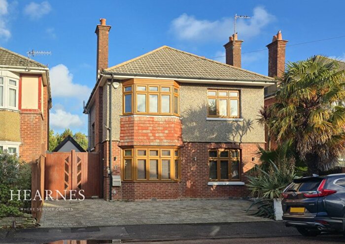 4 Bedroom Detached House For Sale In Mortimer Road, Queens Park, Bournemouth, BH8
