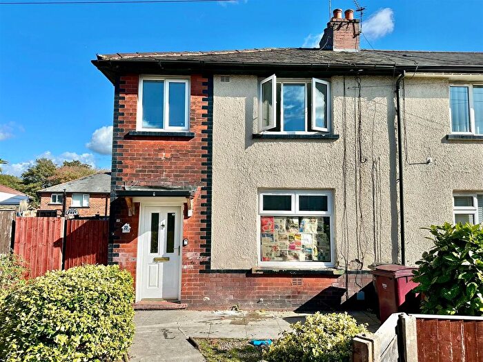 Town House To Rent In Exeter Avenue, Bolton, BL2
