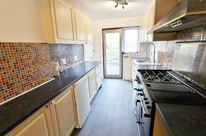 3 Bedroom Terraced House To Rent In Seymer Road, Romford, RM1