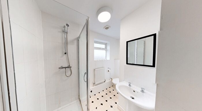 5 Bedroom Terraced House To Rent In Nottingham, NG7