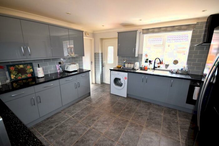 3 Bedroom Detached Bungalow For Sale In Flamborough Close, Skegness, PE25