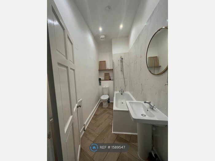 3 Bedroom Flat To Rent In Tubbs Road, London, NW10