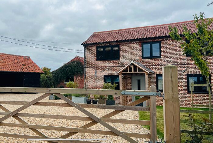 3 Bedroom Country House For Sale In Peaseland Green, Elsing, NR20