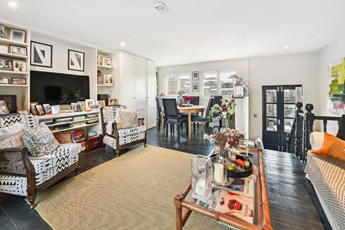 3 Bedroom Flat To Rent In New Kings Road, London, SW6