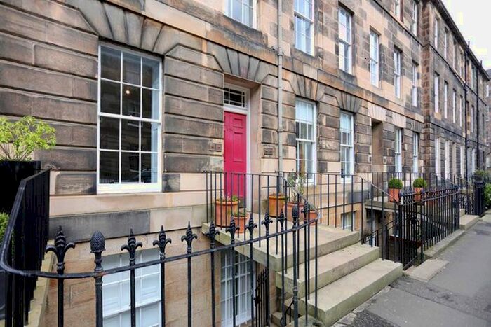 2 Bedroom Flat To Rent In Cumberland Street, Edinburgh, EH3