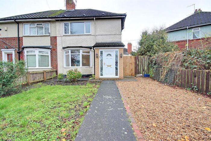 3 Bedroom Semi Detached House For Sale In Endike Lane, Hull, HU6