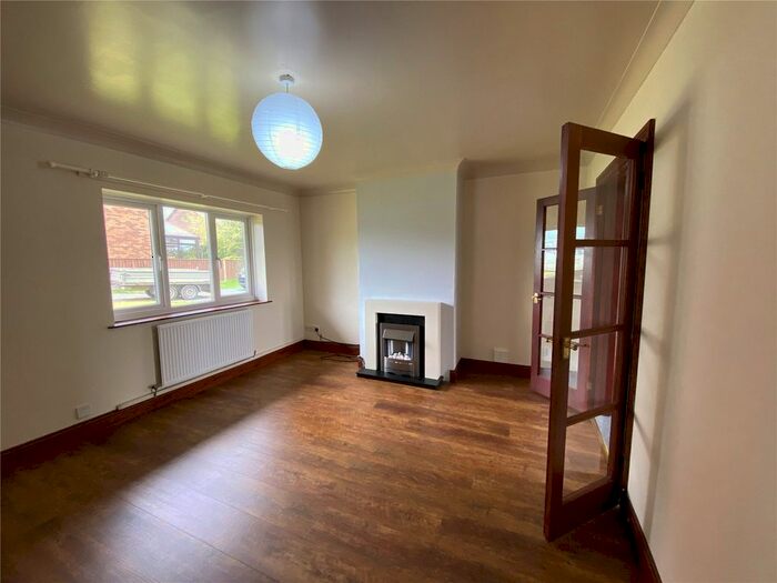 4 Bedroom Detached House To Rent In Tudor Gardens, Merlins Bridge