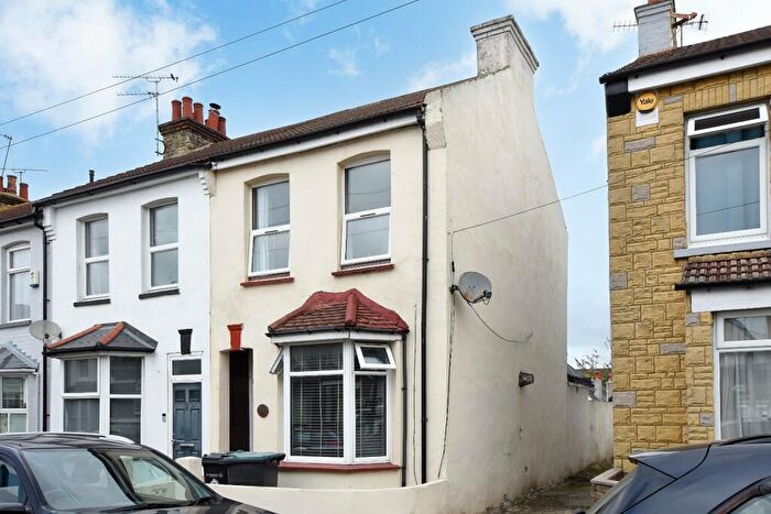 3 Bedroom End Of Terrace House To Rent In Napier Road, Gravesend, DA9