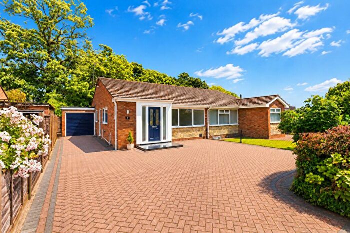 2 Bedroom Bungalow For Sale In Hobbs Close, St. Albans, Hertfordshire, AL4