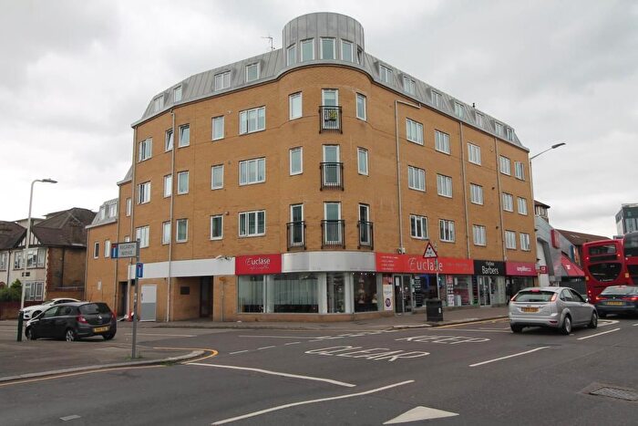 3 Bedroom Flat To Rent In Southbury Court, South Street, RM1