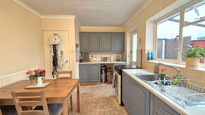 3 Bedroom Detached Bungalow For Sale In Sutcliffe Drive, Harbury, CV33