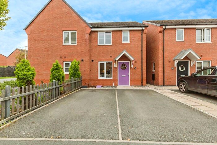 3 Bedroom Semi-detached House For Sale In Broad Street, Crewe, Cheshire, CW1