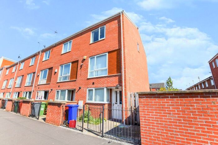 4 Bedroom End Of Terrace House To Rent In Devonshire Street South, Manchester, Greater Manchester, M13
