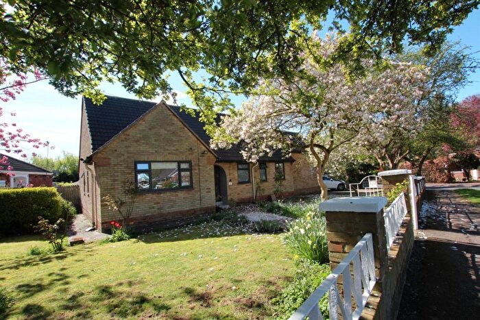 2 Bedroom Detached Bungalow For Sale In Marine Avenue, North Ferriby, HU14