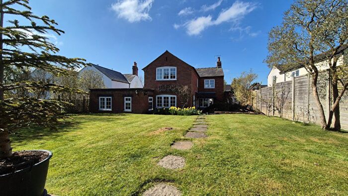 4 Bedroom Detached House For Sale In School Street, Stockton, CV47