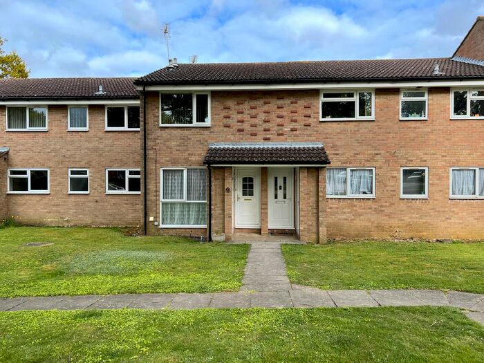 1 Bedroom Flat To Rent In Clavell Close, Rainham, ME8