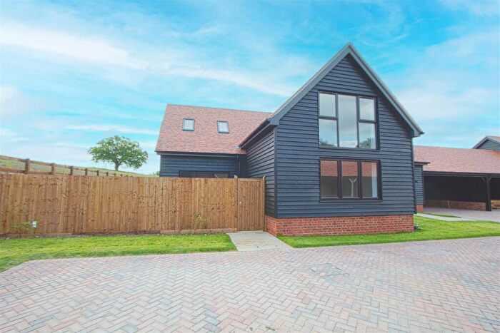 4 Bedroom Detached House For Sale In Coxes Farm Road, Billericay, CM11