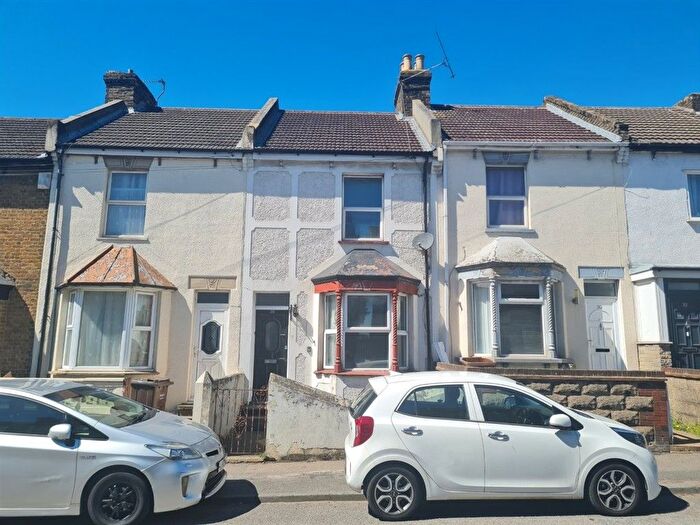 3 Bedroom Terraced House For Sale In Ingram Road, Gillingham, ME7