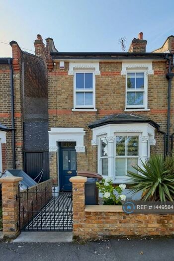 3 Bedroom Semi-Detached House To Rent In Cavendish Road, London, E4