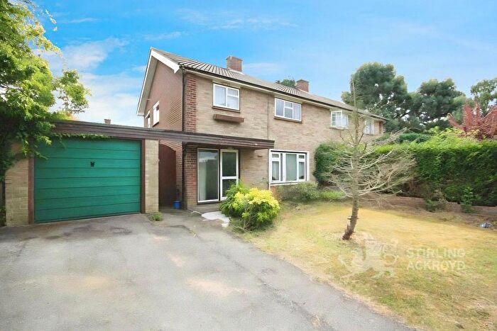 5 Bedroom Semi-Detached House To Rent In Hunts Close, Guildford, GU2