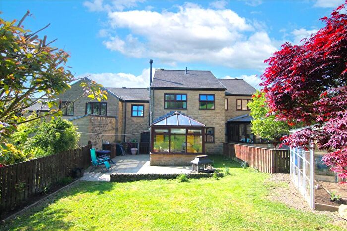 4 Bedroom Town House For Sale In Buckden Court, Silsden, BD20