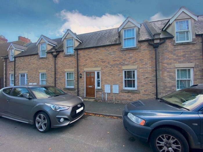 4 Bedroom House To Rent In New Cross Road, Stamford, PE9