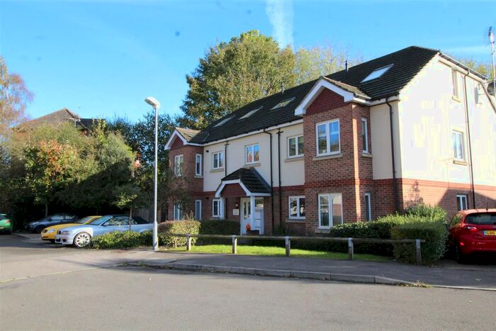 2 Bedroom Flat To Rent In Centenary Close, Dunton Green, Sevenoaks, TN13