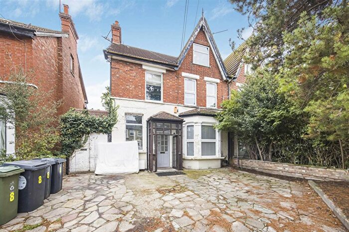 1 Bedroom Flat To Rent In Manor Road, Leyton, E10