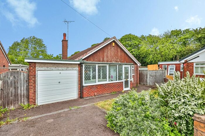 3 Bedroom Bungalow For Sale In Stanthorne Close, Silverdale, Nottingham, NG11