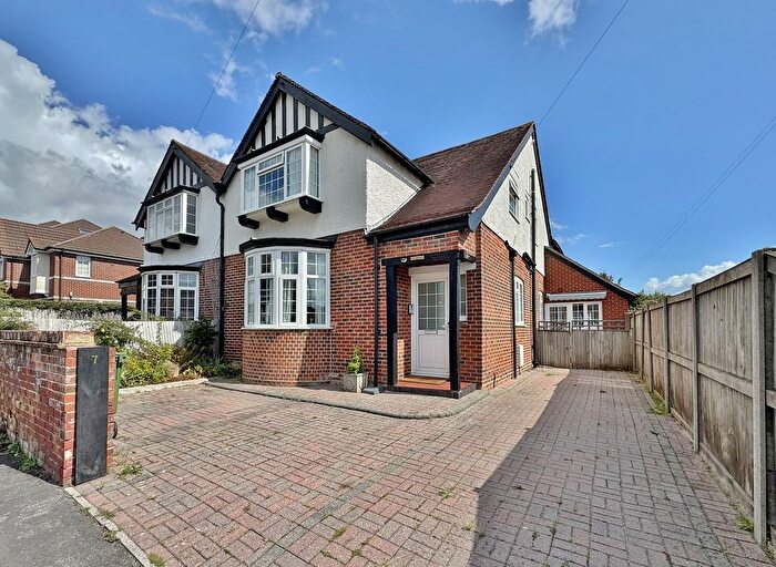 4 Bedroom Semi-Detached House For Sale In Grove Road, Fareham, PO16