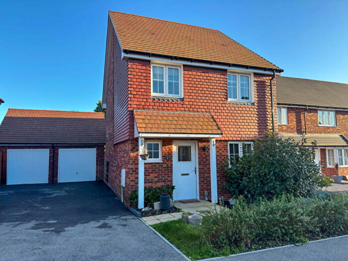 3 Bedroom Detached House For Sale In Alliss Gardens, Sandwich, CT13