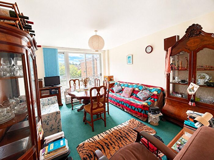 2 Bedroom Flat For Sale In Odell Walk, Lewisham, London, SE13