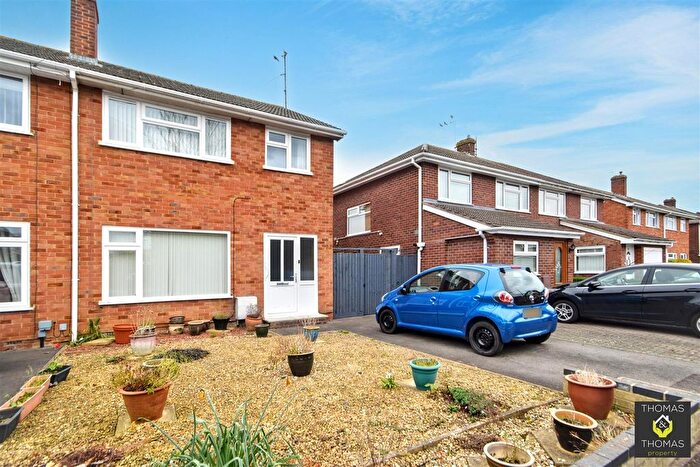 3 Bedroom Semi Detached House For Sale In Kimberley Close, Longlevens, GL2