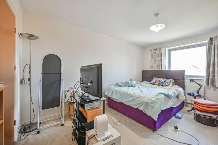 2 Bedroom Flat For Sale In Millicent Grove, London, , Palmers Green, London, N13