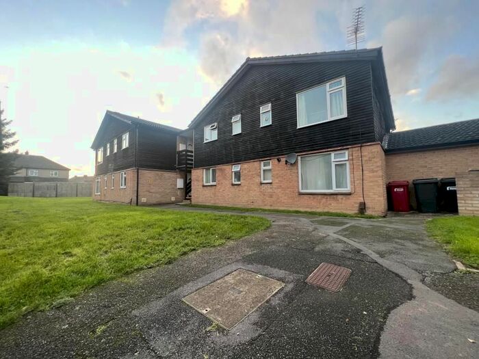 1 Bedroom Flat To Rent In Slough, Berkshire, SL2