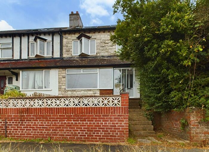 4 Bedroom End Of Terrace House To Rent In Bevendean Crescent, Brighton, BN2