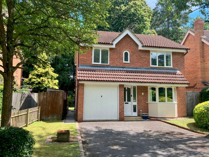 4 Bedroom Detached House To Rent In Wynne Gardens, Church Crookham, Fleet, GU52