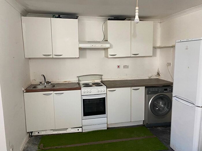 Studio To Rent In Cromwell Road, Hayes, UB3