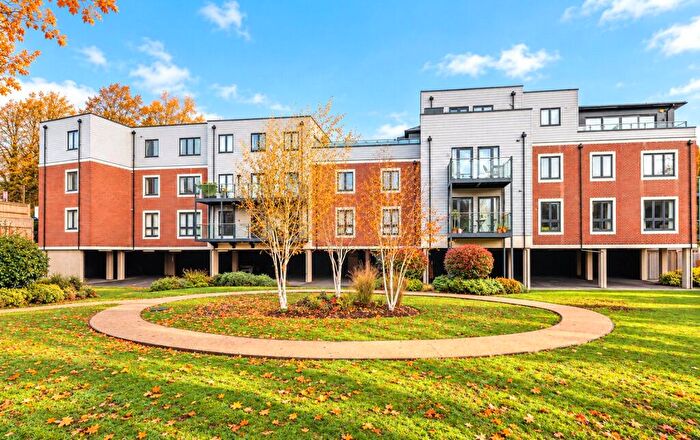 1 Bedroom Apartment For Sale In Deanfield Avenue, Henley-on-Thames, Oxfordshire, RG9