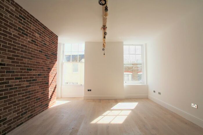 Studio To Rent In Clarence Square, Brighton, BN1