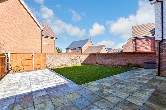 3 Bedroom Detached House For Sale In Seymour Drive, Marden, Marden, Kent, TN12