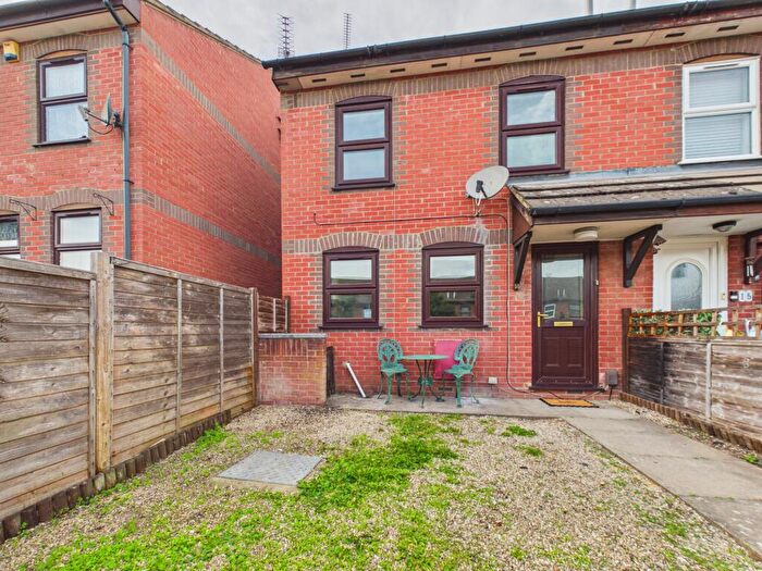 1 Bedroom Semi Detached House To Rent In Rona Court, Reading, RG30