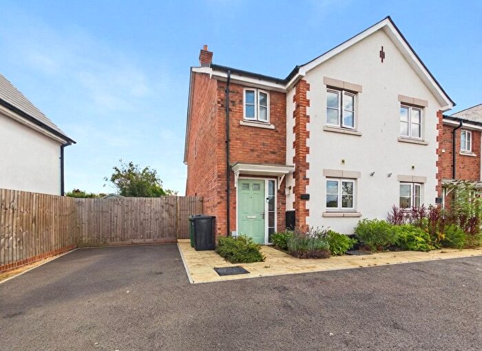 3 Bedroom End Terrace House For Sale In Barron Way, Gloucester, Gloucestershire, GL1