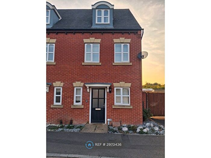 3 Bedroom Semi Detached House To Rent In Shore View, Peterborough, PE7