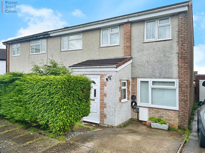 4 Bedroom Semi Detached House For Sale In Llys Y Fran, Bridgend, Bridgend County., CF31