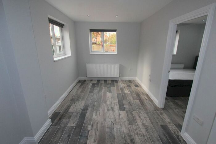 1 Bedroom Flat To Rent In Hertford Road, London, N9