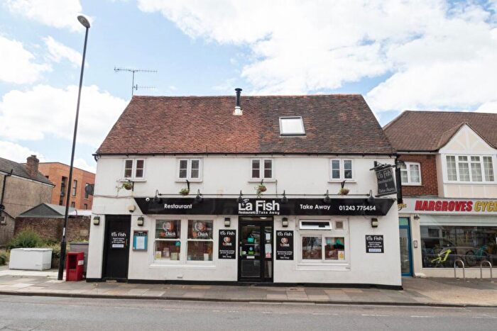 1 Bedroom Flat To Rent In The Hornet, Chichester, PO19